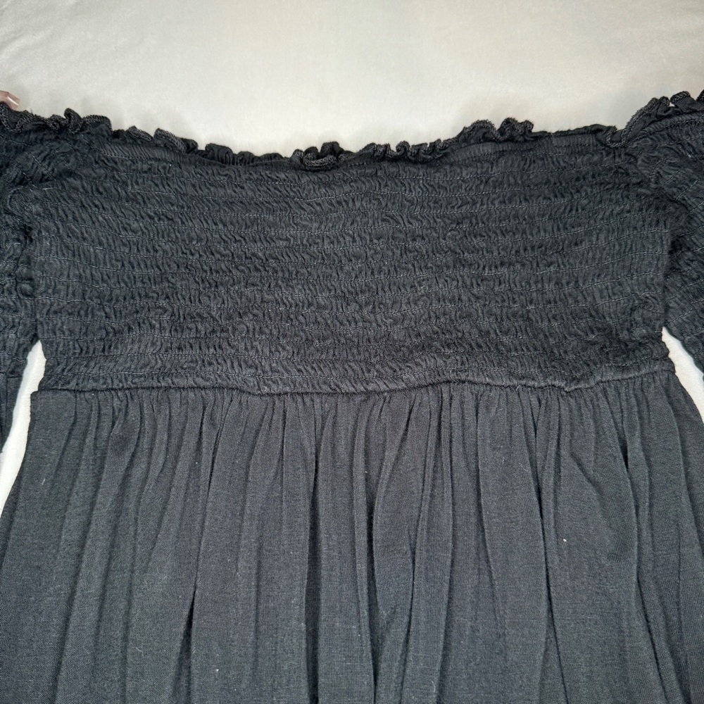 Off Shoulder Flowy Top - Picture 5 of 6